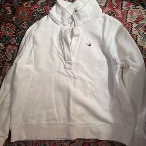 RARE Vineyard Vines White Pullover with Nantucket Island Embroidery